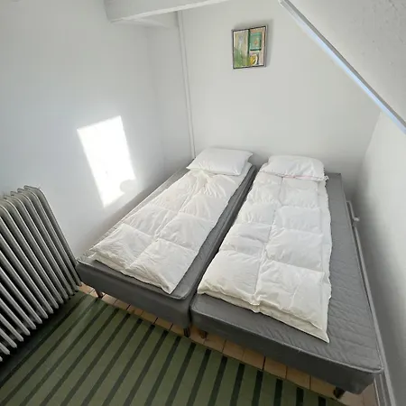 Bright And Central City Apartment Near Aalborg Bus